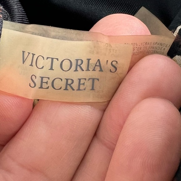 Victoria’s Secret Women’s Skull Animal Print Bombshell One Piece Swimsuit - Picture 7 of 9